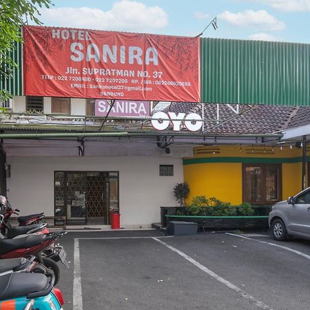 Collection O Hotel Sanira Bandung Extérieur photo